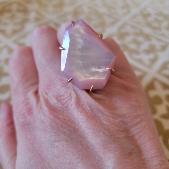 Kendra Scott Megan Pink Mother of Pearl Ring Size 6 - Picture 2 of 15
